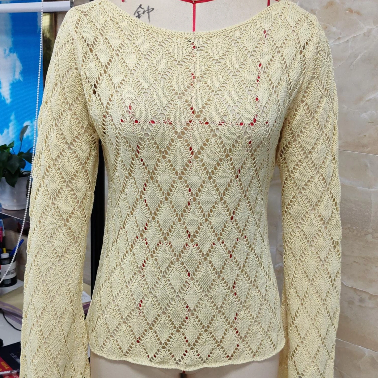 

Женская футболка с длинным рукавом, прозрачный вязаный топ, черный топ с вырезом лодочкой и ромбовидным узором, облегающий стильный топ на выход для осеннего слоя