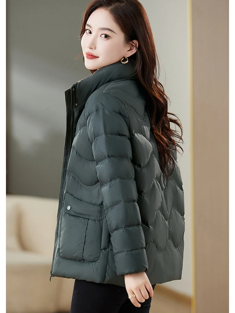 Lightweight Down Jacket For Women's Short 2023 New Winter Fashion Small White Duck Down High End Design Jacket Trend