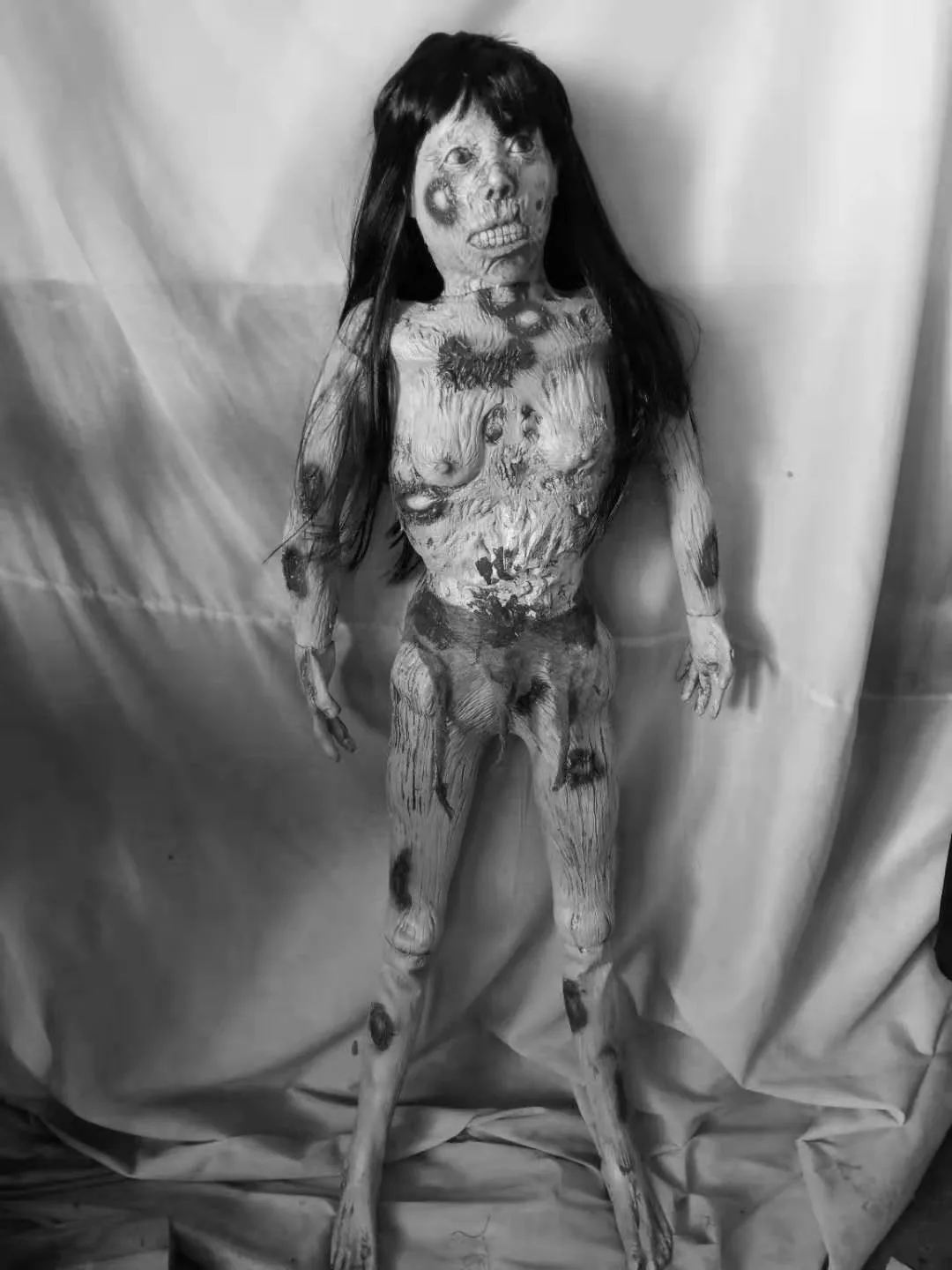 

Halloween secret room escape haunted house mall bar KTV decoration imitation human with brunette mummy