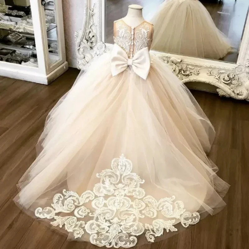 

Elegant Flower Girl Dresses Champagne Lace Appliqué Sleeveless Cascading Kids Pageant Gowns For Weddings First Communion Dresses
