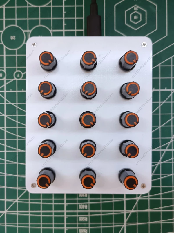 15 Knob Knobs, Custom CC Information Volume, USB-C Interface, Music Host Software, MIDI Controller
