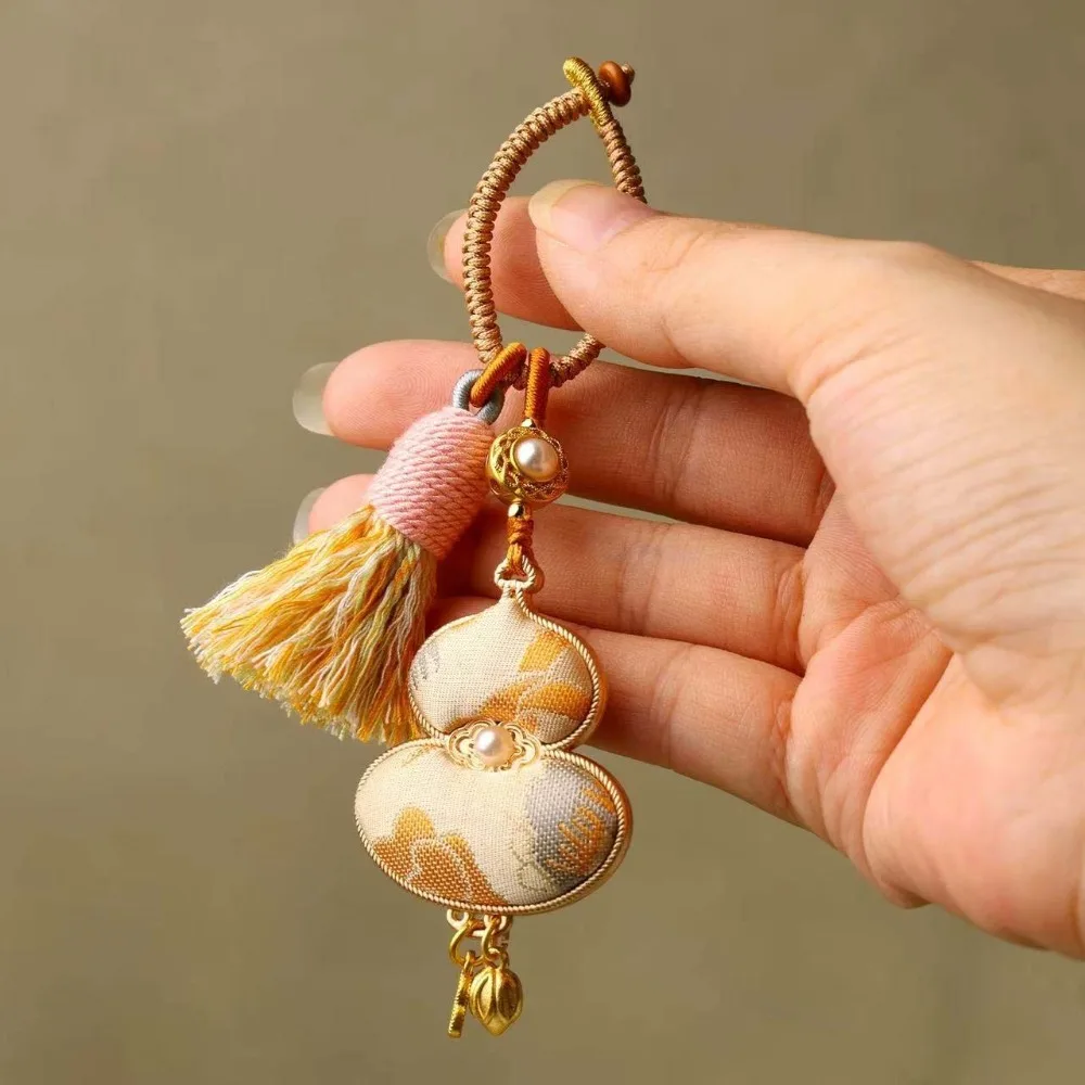 Handmade Brocade Gourd Pendant Blessing Chinese Style Woven Tassel Bag Pendant Good Luck Traditional Gourd Key-chain Bag Charm
