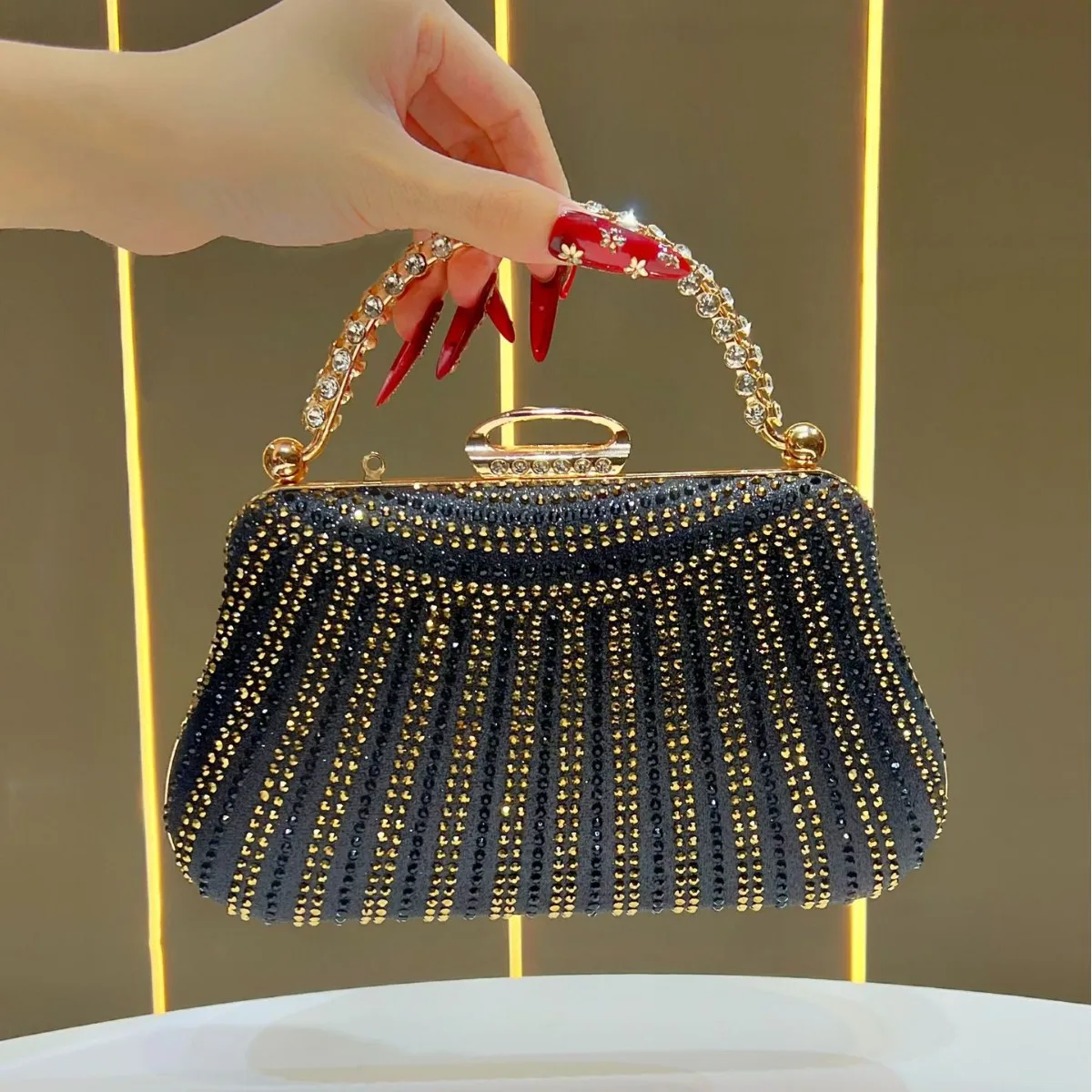 

New European and American fashion full diamond banquet cheongsam dress inlaid diamond ins wedding hand dinner