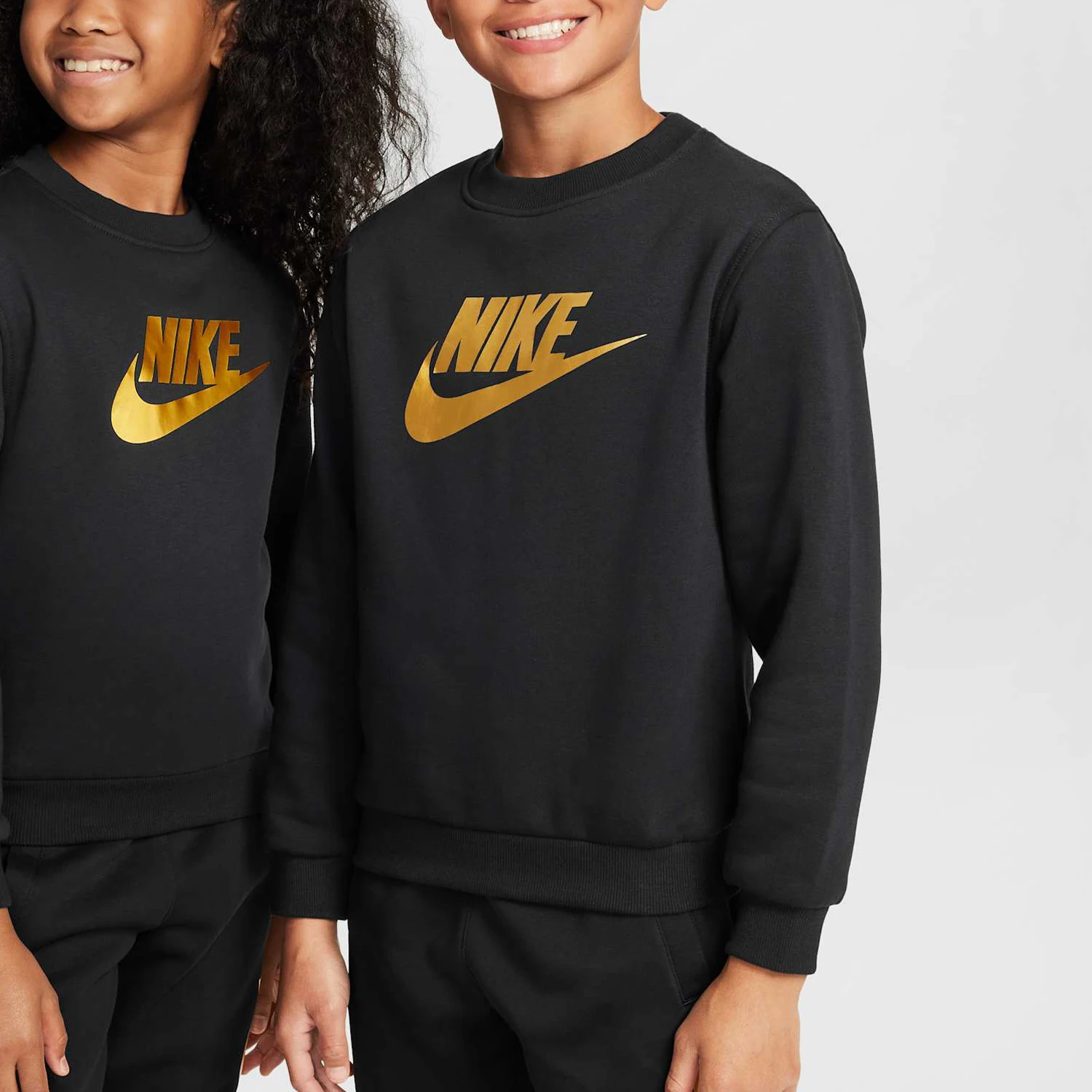 

Дышащая толстовка Nike Authentic New Season для мальчиков с круглым вырезом и длинными рукавами HQ0975-010