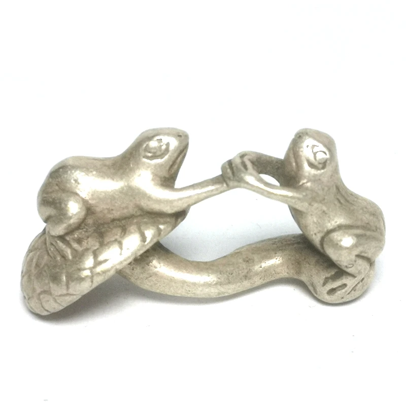 YIZHU CULTUER ART Size 4.7 × 2.2 cm Old Chinese Tibet Silver carved mushroom Two Frog necklace pendant Decoration