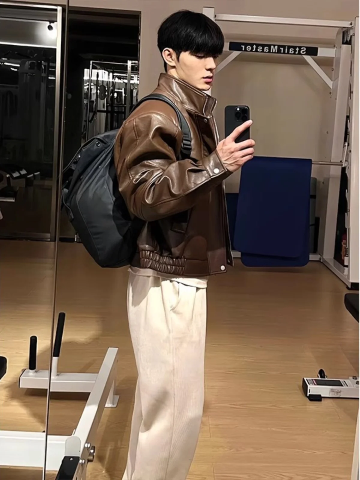 

Коричневая куртка-бомбер с воротником-стойкой для мужчин, свободного кроя, повседневная, универсальная, модная, молодежная, стильная.