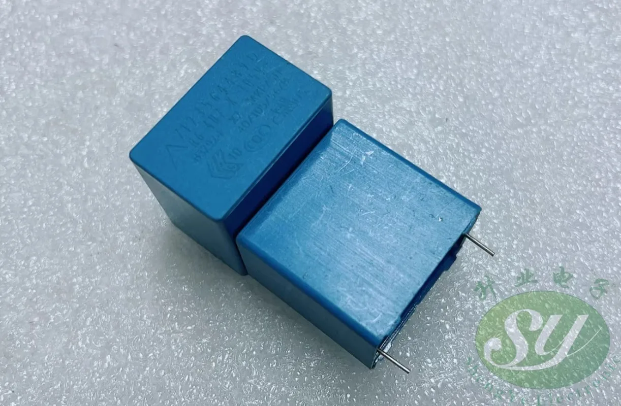 

1PCS EPCOS 4.7uf/305vAC 4u7 475 New height 30.3 film capacitor 28MM