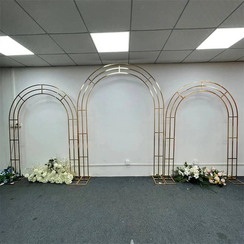Luxuriöser, vergoldeter, gebogener Hochzeitsbogen-Blumenständer für die Dekoration der Hochzeitsbühne und des Empfangsbereichs – Detail 6
