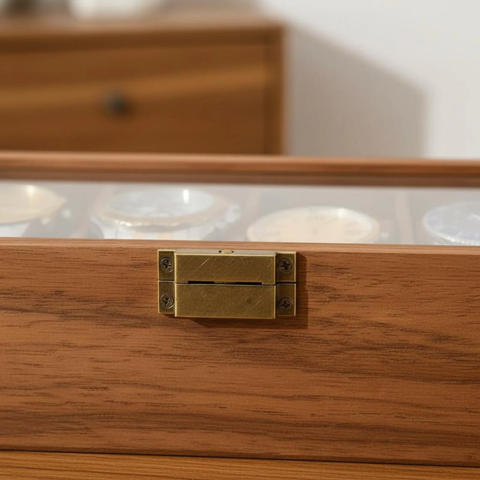 Wood Grain Watch Storage Box Dustproof Watch Collection Display Case Large Capacity Metal Clasp