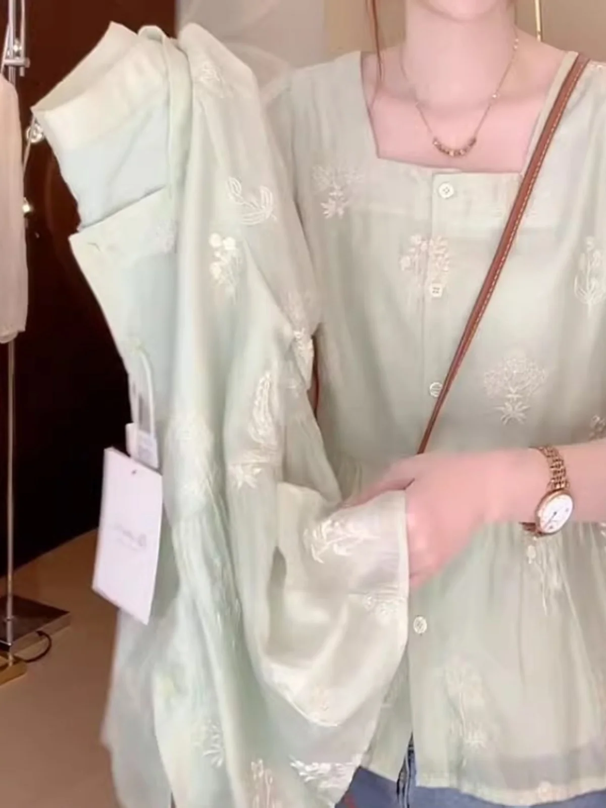 

Loose Short Sleeve Square Collar Fat Covering White Enhancing Women's Shirt Summer Slimming Top Commute Style Korean Version