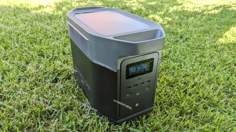 2400W 2048Wh LFP Portable Del-ta 2 Max Battery Solar Generator