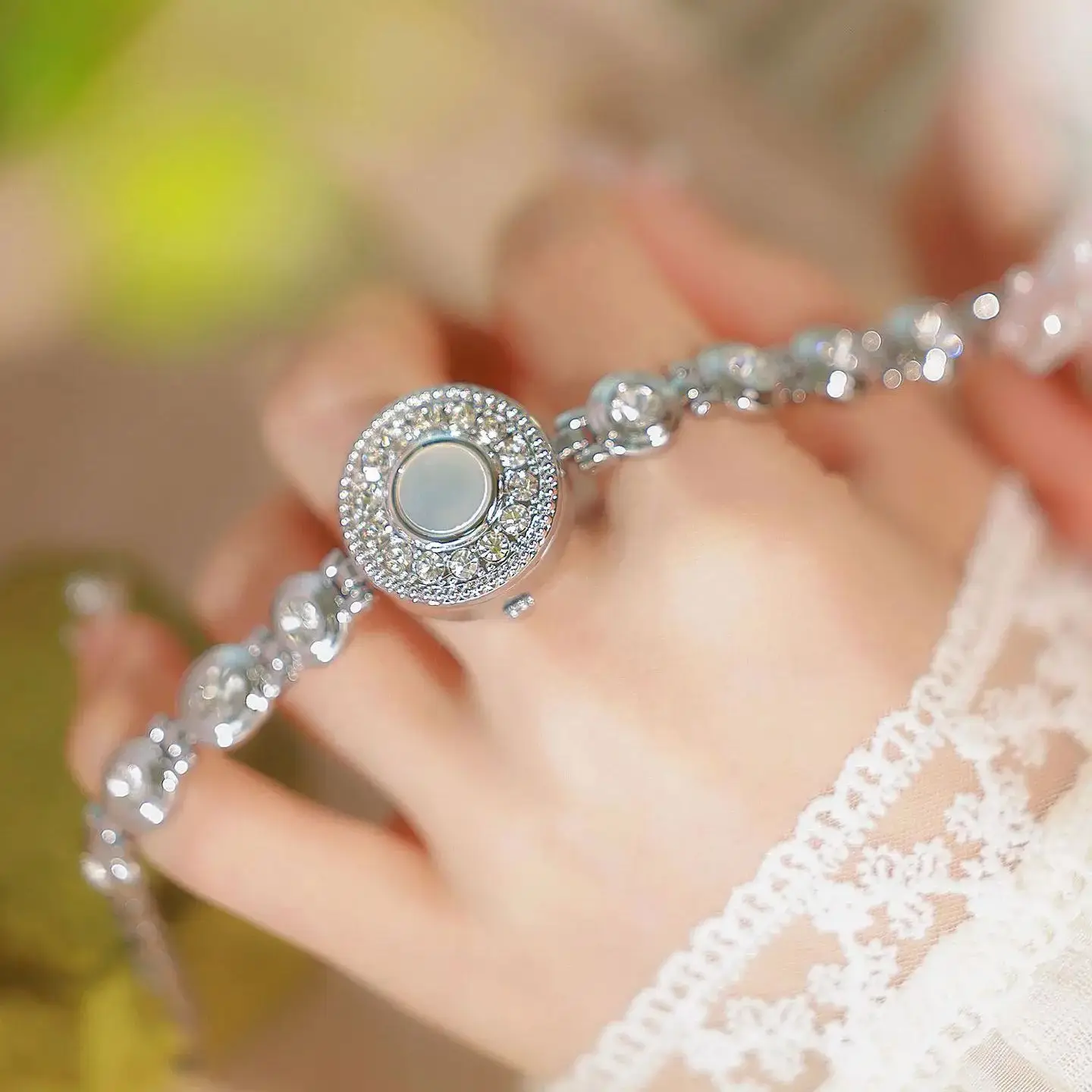 Orologio da polso al quarzo con gioielli eleganti Novità in orologi da donna Orologi vintage dorati di lusso per donna Orologio da polso in oro con bracciale alla moda