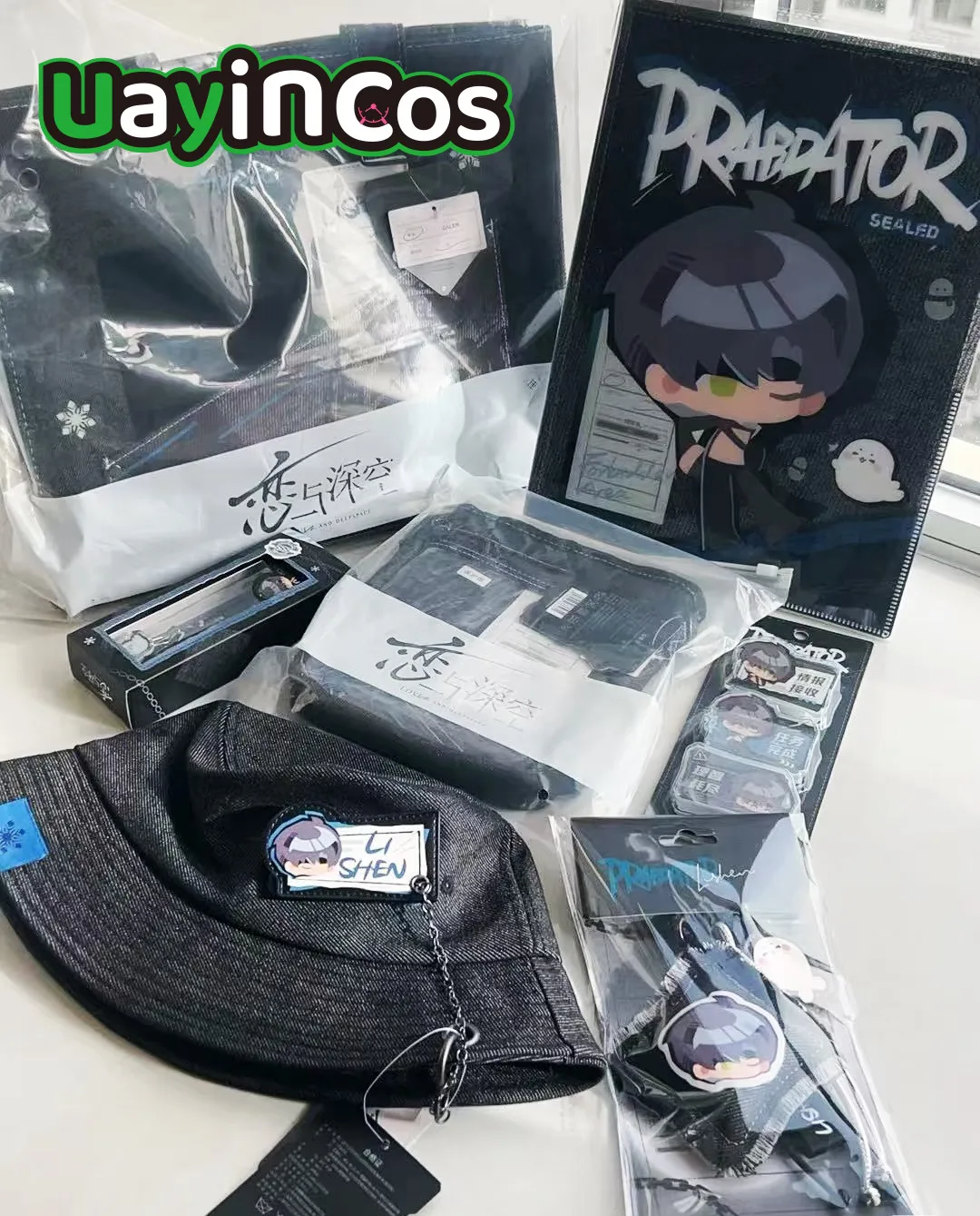 

В наличии: Оригинальный набор Love and Deepspace (Зейн, Рафаэль, Сайлус, Калеб) — Тематическая папка, карточка, ковбойская сумка-сатчел, тематическая шапка, сумка-портфель.