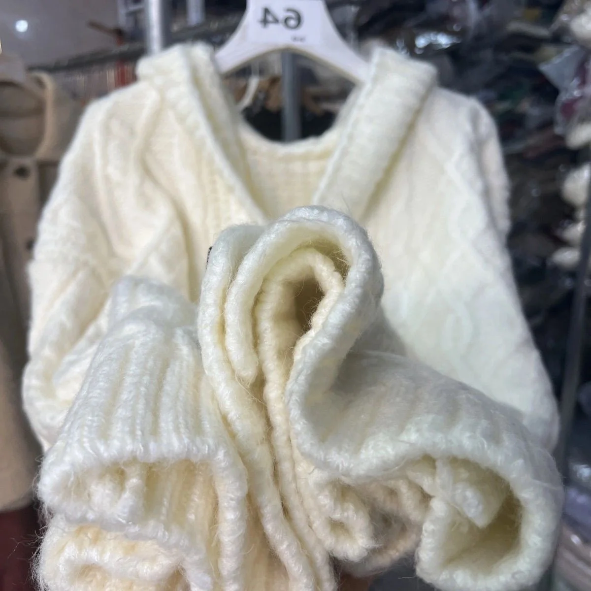 

Удлиненные кардиганы больших размеров для женщин: осенние, без пуговиц, с контрастными вставками из страз, с отворотами, вязаные, элегантные, укороченные, удлиненные