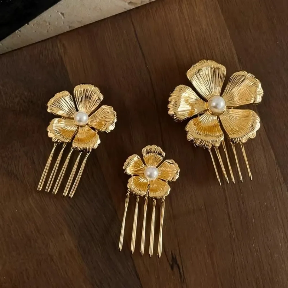 

Elegant Pearl Flower Hair Comb Alloy Side Clip Court Style Hairclip Gold Hair Accessory For Women
