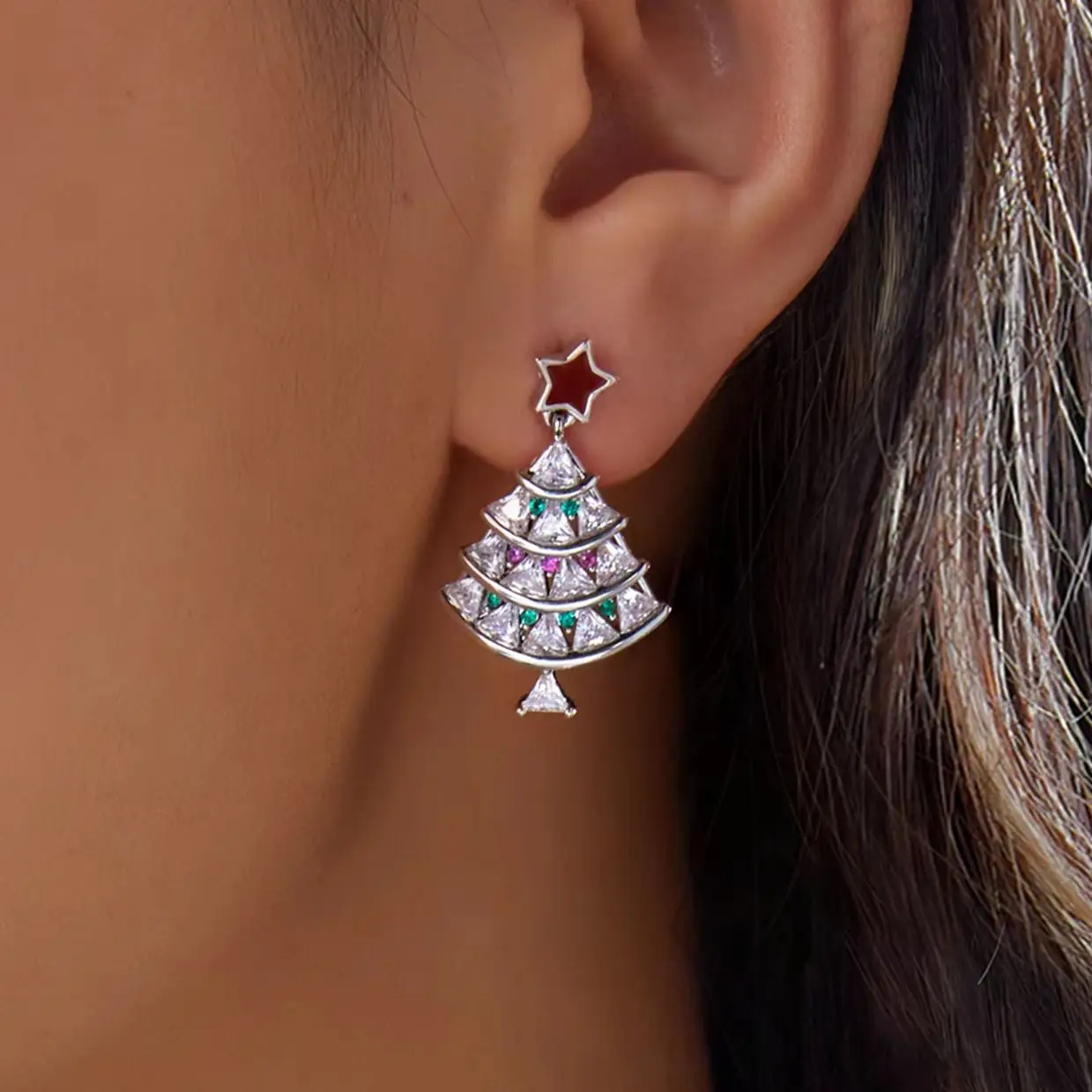 Glänzende Zirkon-Weihnachtsbaum-Ohrhänger für Damen, Rote Stern-Weihnachtsbaum-Ohrringe, Festliche Schmuck-Accessoires – Detail 3