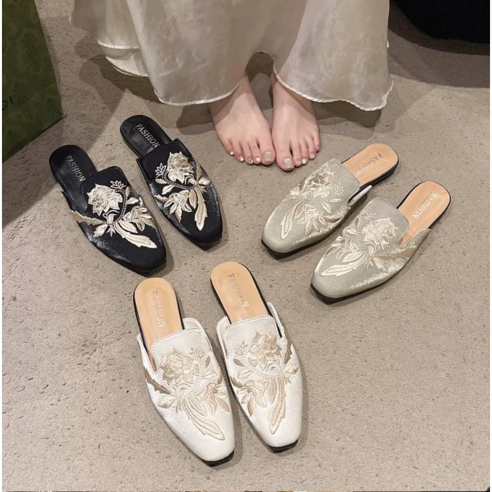 Velvet Embroidery Flower Mules Woman Elegant Shoes Pointed Closed Toe Slippers Slip on Flats Slides Femmes Pantuflas Sandalias