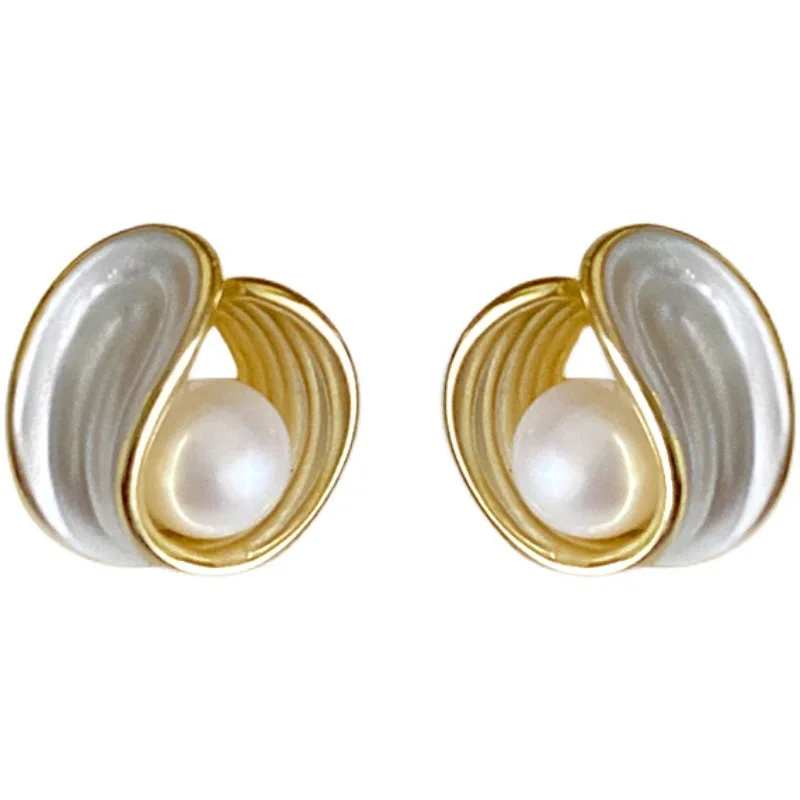 Elegant Shell Pearl Earrings For Women New Design Girls Irregular Metal Circle Pendientes Stud Fashion 2022 Jewelry Gifts