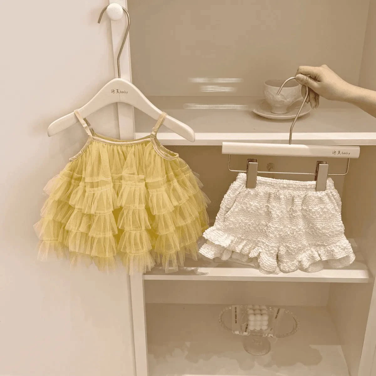 

Seaside Vacation Cake Halter Top Bubble Shorts Puffy Skirt Women's Summer Outfit Set