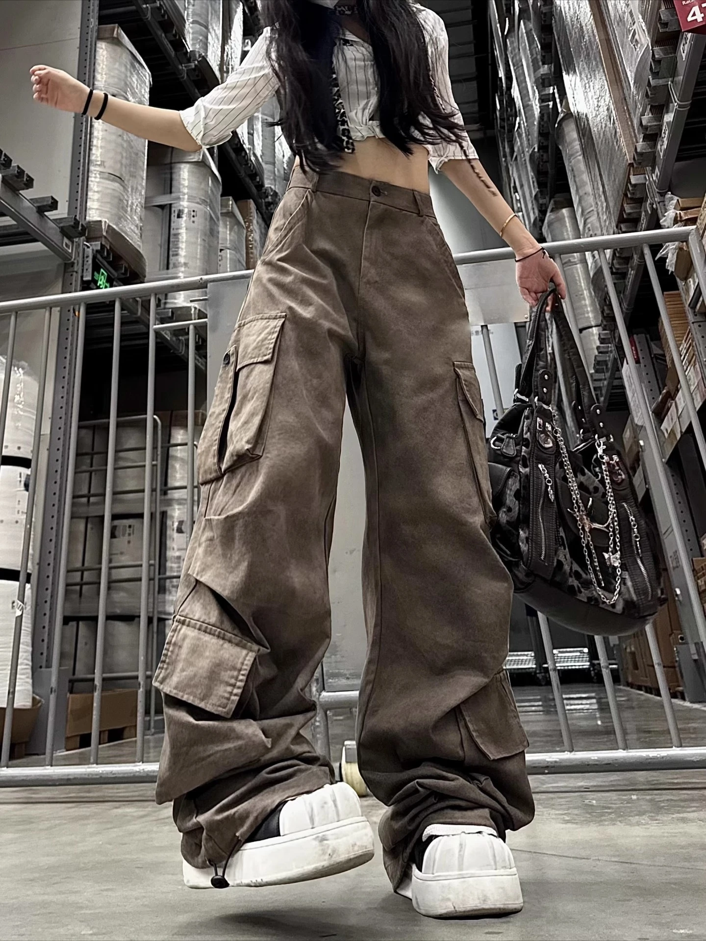 

Spring and Autumn New Women's Pants, Khaki Multi Pocket Straight Leg Trendy Work Pants