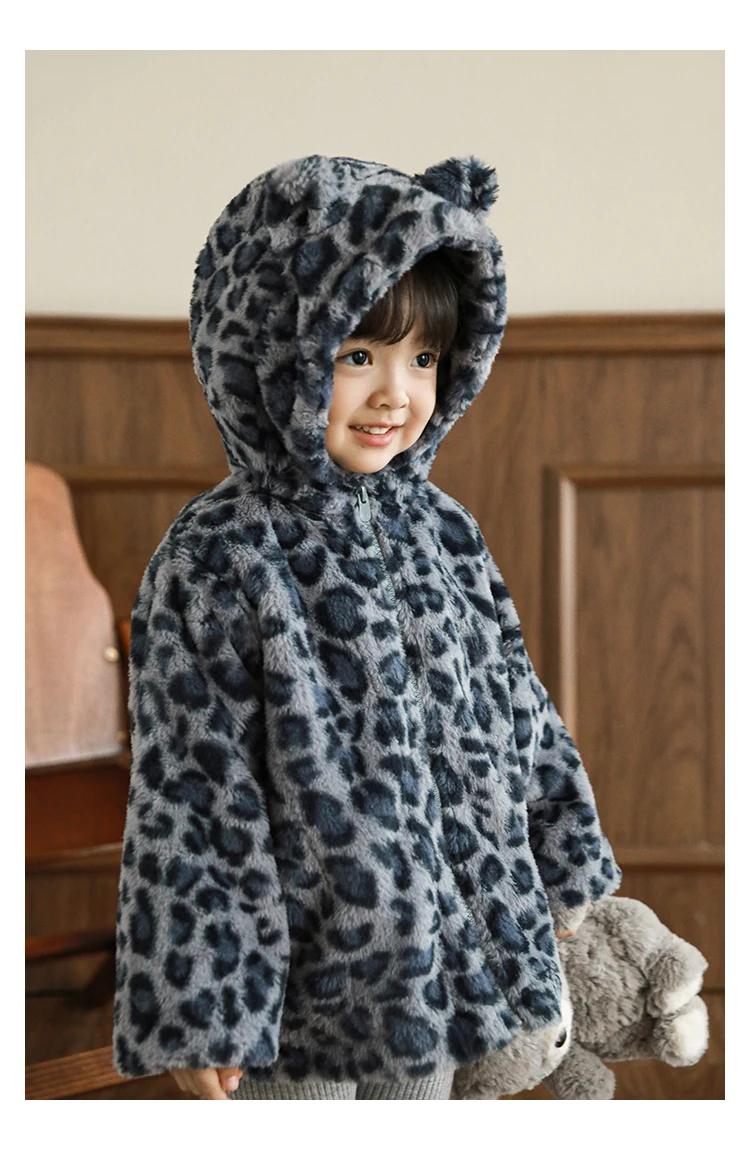 طقم بناتي 2025 بنقشة الفهد الأزرق معطف حراري من القطيفة وأكمام جورب ملابس شتوية سميكة من الصوف مقاومة للرياح للأطفال من سن 1 إلى 7 سنوات #6