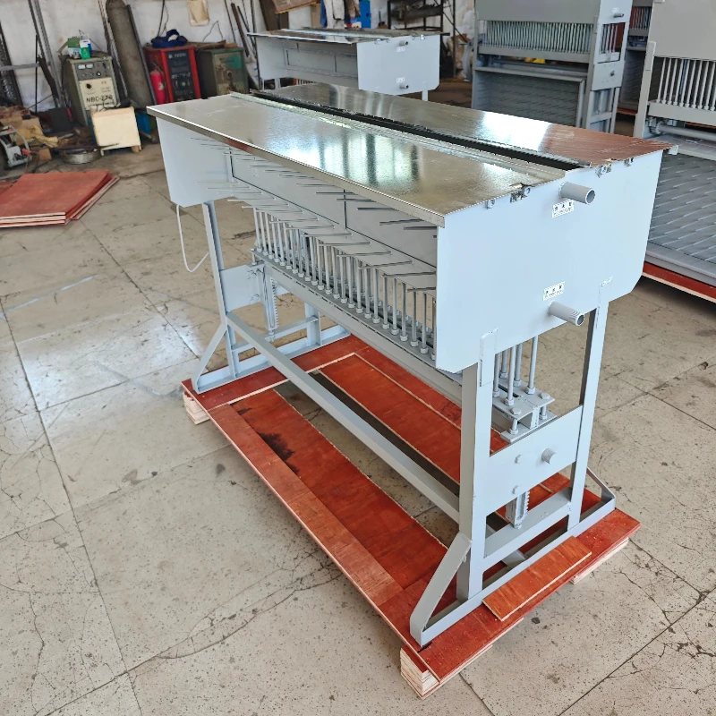 Small automatic candle machine is easy to operate