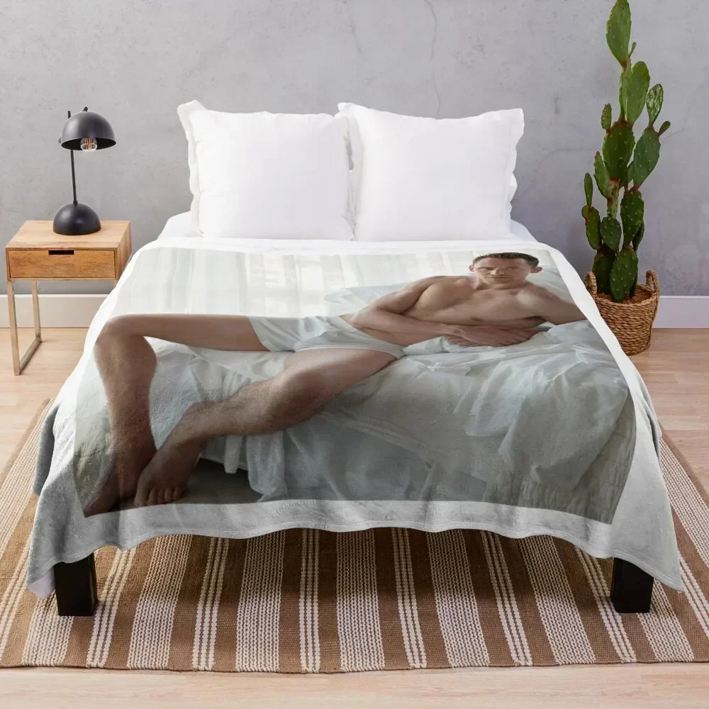 

Tom Hiddleston Throw Blanket Cozy Light Blanket for Travel Camping Picnic