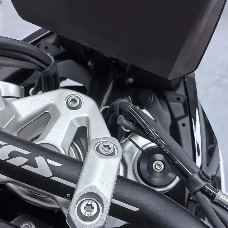 A10E-دراجة نارية قمرة القيادة هدية لوحة ترقية منحرف الرياح مع المقبس لسيارات BMW R1300GS Adventure 2024 2025 الملحقات