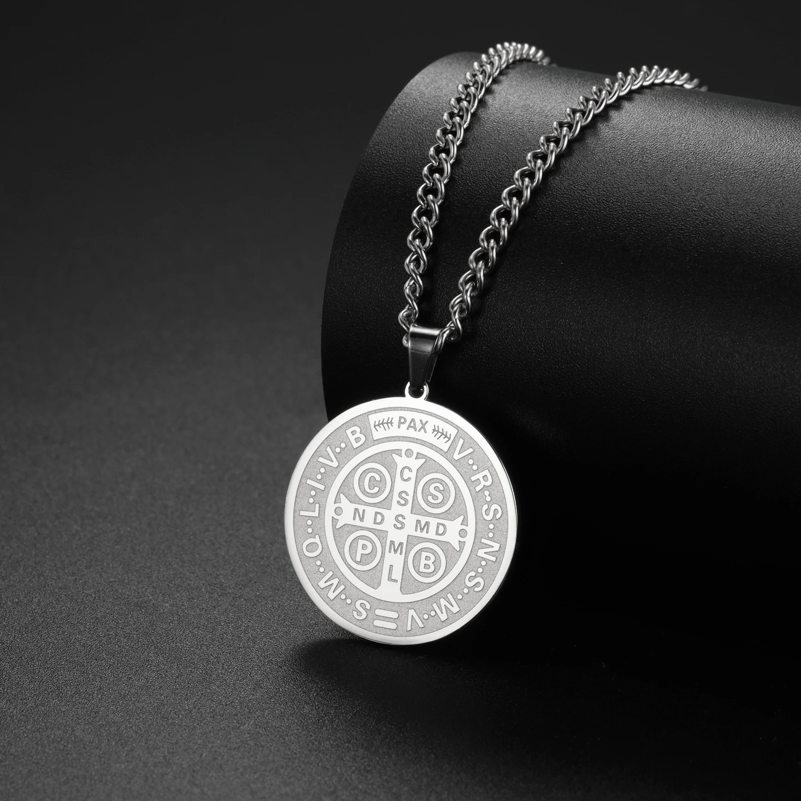 COOLTIME Saint Benedict Medaille Halskette Edelstahl katholischen Medaillon Anhänger Halsreif Vintage San Benito Amulett Schmuck Geschenk – Detail 9