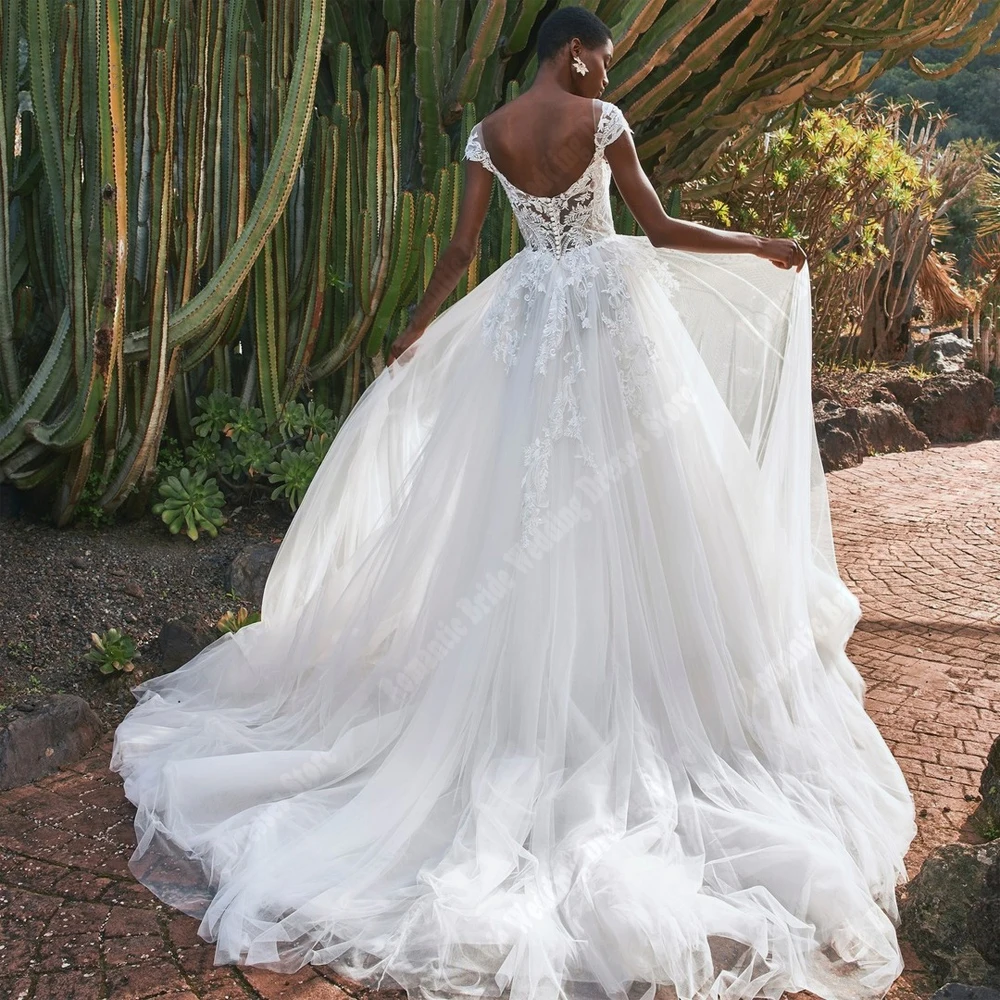 2025 เรียบง่าย A-Line ชุดแต่งงานผู้หญิงที่กําหนดเอง Elegant แขนสั้นชุดเจ้าสาว Shining Decals Embellishments Robes