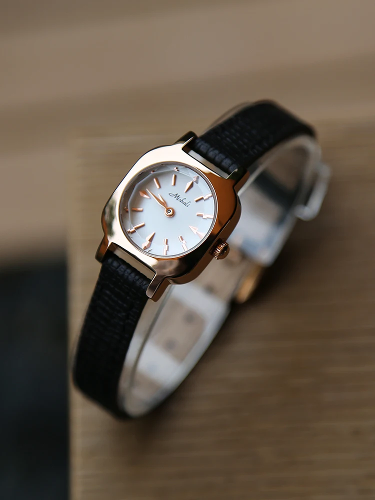 ساعة يد نسائية أنيقة ساعة كوارتز صغيرة ورائعة بحزام جلدي موديل 2026 جديد مثالية كهدية للنساء. #4