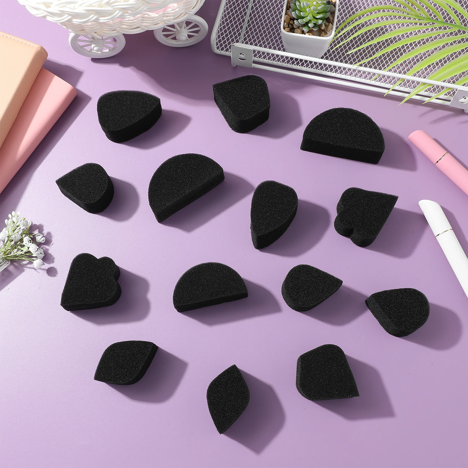 

28Pcs Face Painting Sponges Soft Resilient Artist Sponge Blocks Variety Shapes for Facial Painting Makeup Tools