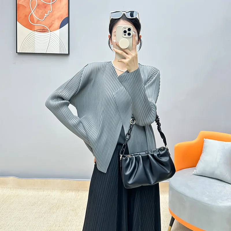 Miyake pleated coat for women 2024 spring new high-end solid color versatile pleated long-sleeved cardigan short coat