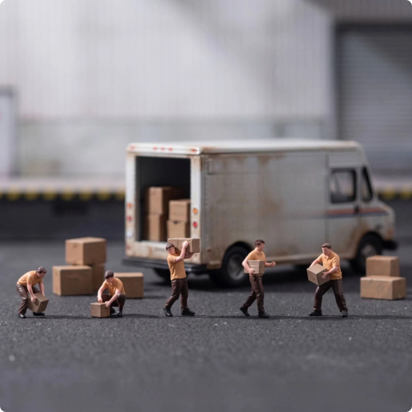 5 Pieces Miniature Courier Figurines Lifelike Delivery Figures with Boxes Courier Figure Tiny Miniatures Sturdy for Hobbyists