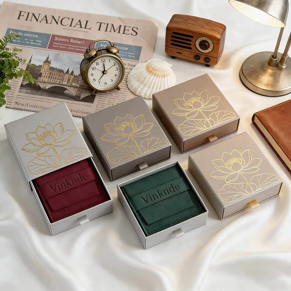 

Grey Jewelry Box With Suede Pouch Customized Logo Microfiber Jewellry Gift Packaging Bags Sliding Drawer Organizer Ring Boxes