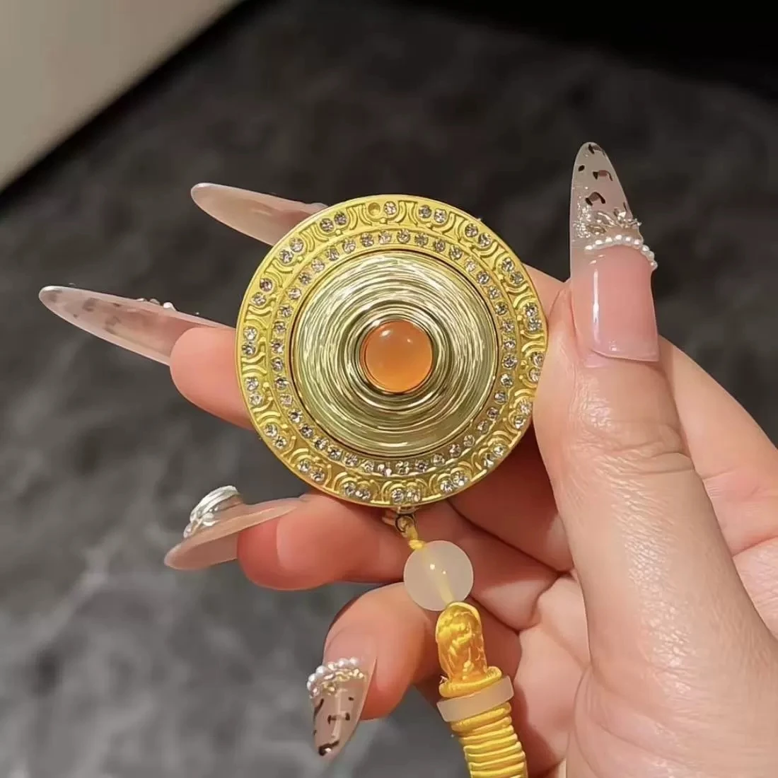 Creative Rotating Gyroscope Lighter Metal Inlaid Diamond Stress Relieving Open Fire Outdoor Portable Cigarette Lighter