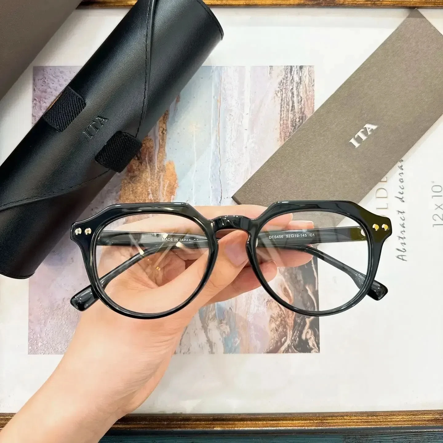 

Newest Brand Women Men Sunglasses Clear lenses Business Premium Stylish Black Acetate Frame For Unisex Eyeglasses ADITA DTS456