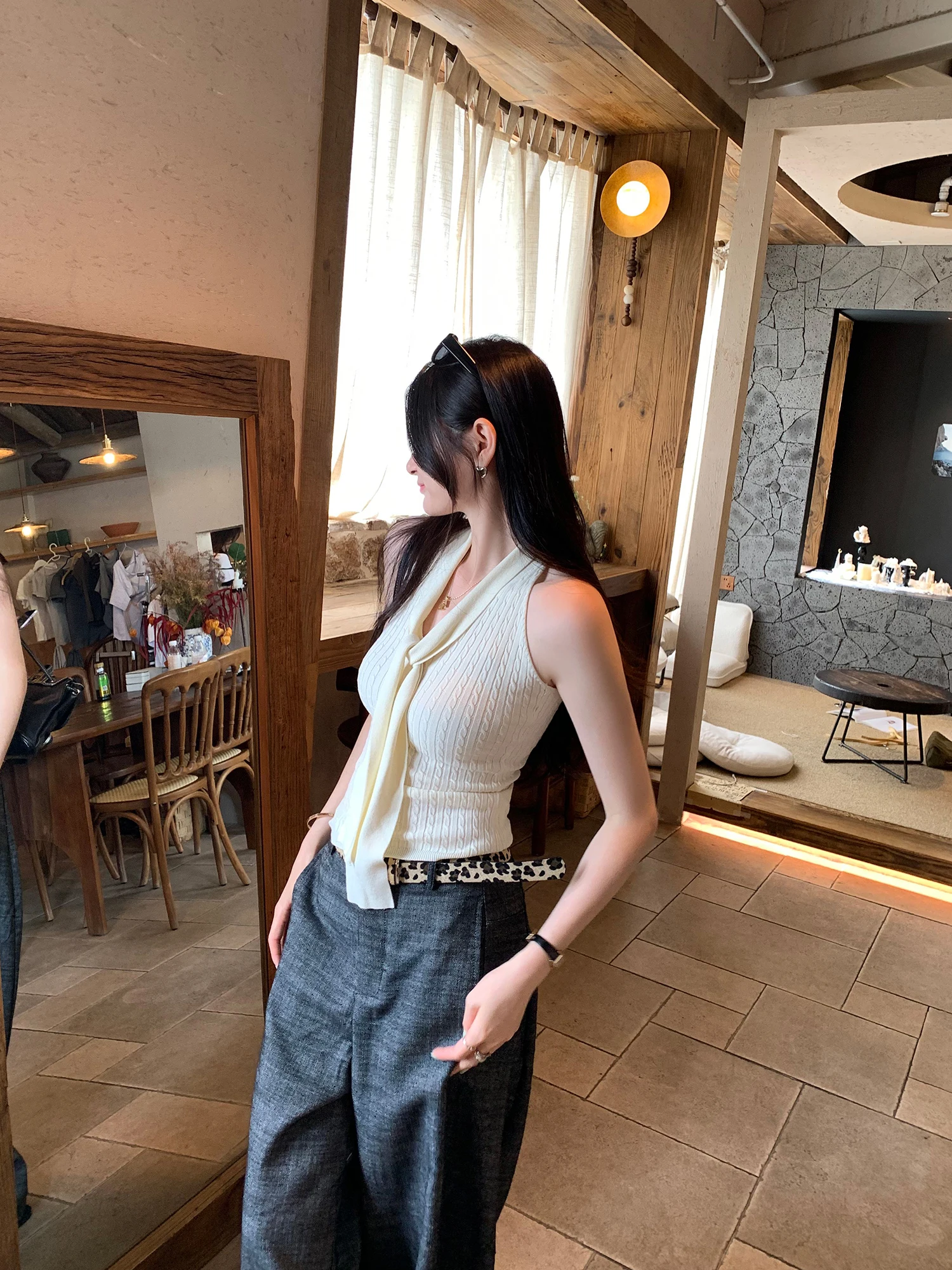 Korean Design V-Neck Hanging Neck Shoulder Bared Vest Women Summer Outerwear Chic Delicate Small Strapless Vest Commute Style...