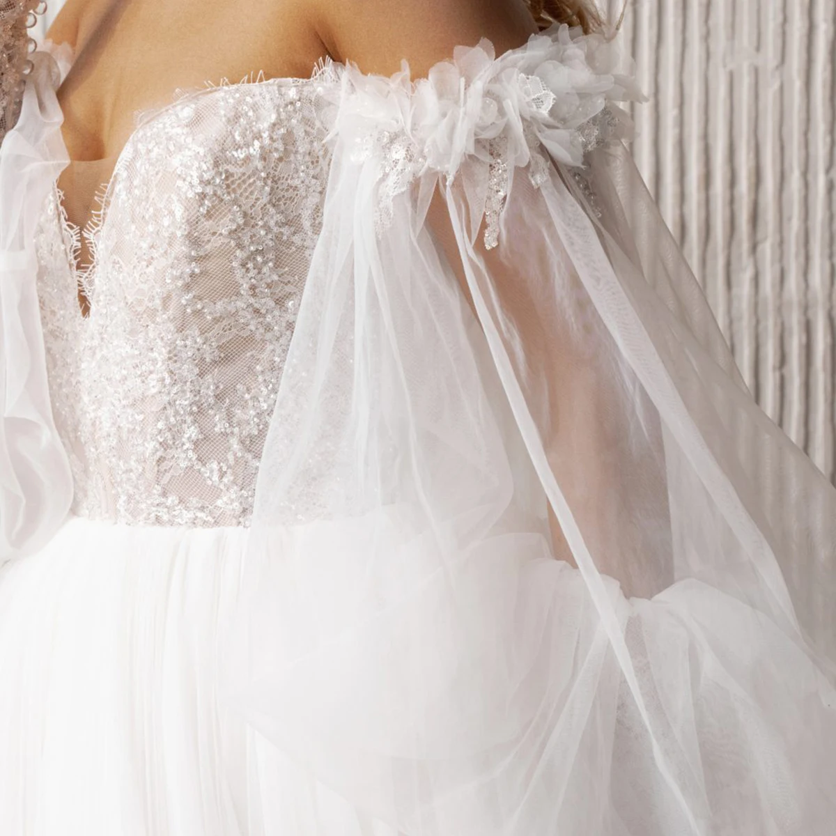 Abiti da sposa romantici in pizzo di tulle con perline Abito da ballo a maniche lunghe per la sposa Abito da sposa gonfio senza nero per le donne Abiti novia