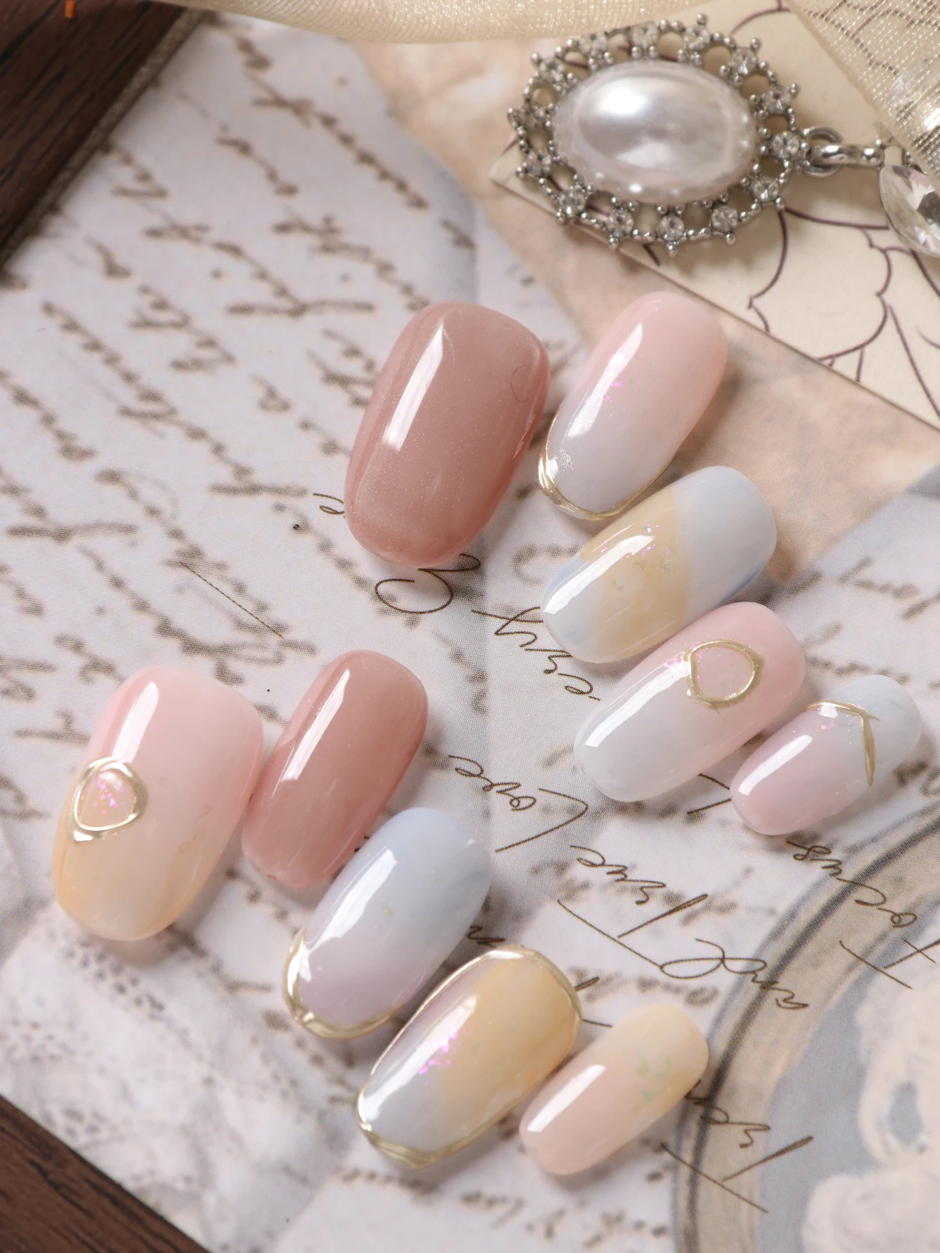 10 قطع من الأظافر الاصطناعية ا - مراجعة Nail Adhesive Tab وسعره