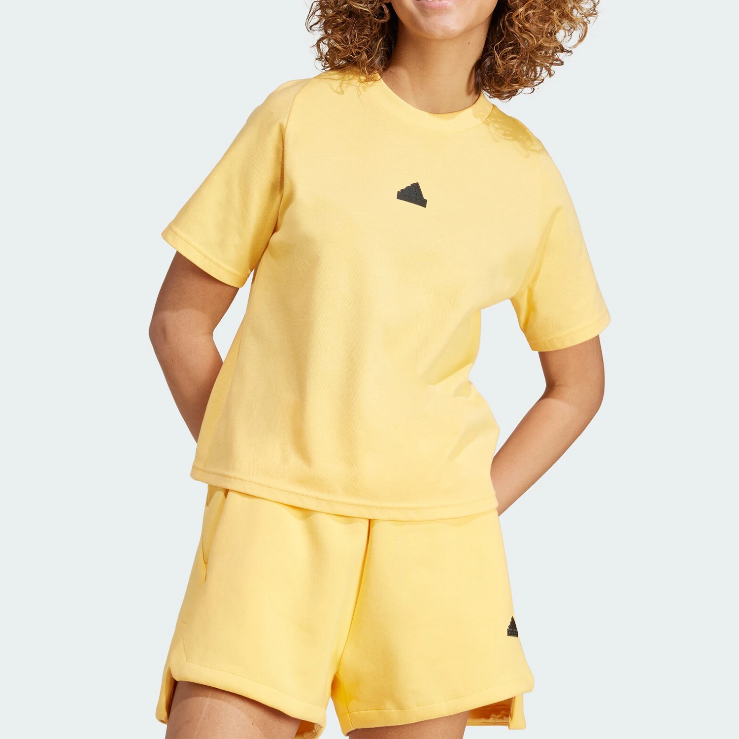 

Adidas genuine genuine TEE Z.N.E. Women's Sports Fashion Short Sleeve T-Shirt IS3932