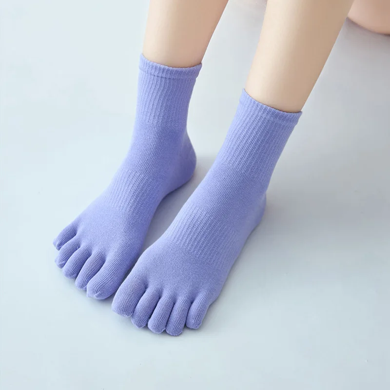 

Five Finger Socks Women's Cotton Autumn Winter Casual Sport Solid Color Split Toe Sock Sweat Absorbing Breathable Crew Toe Socks