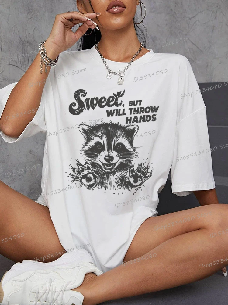 Funny Raccoon Shirts for Women Sweet But Will Throw Hands Sarcastic Oversized T Shirt Humor Raccoon Lover Vintage Retro T Shirts