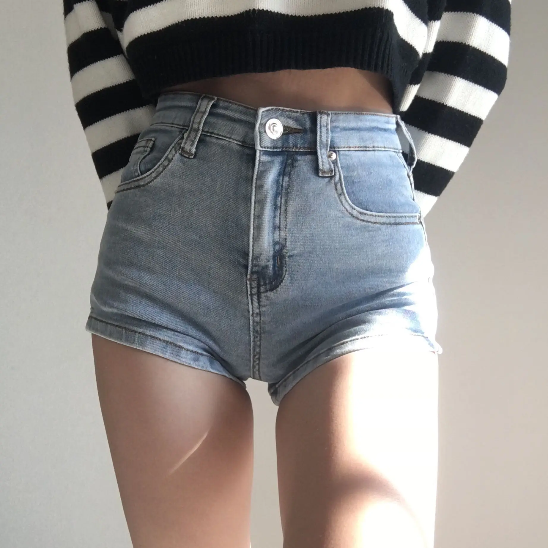 Retro High Waist Peach Butt Sexy Small Slit Bodycon Slimming Denim Shorts Hot Pants Summer 2026 Style Wide Leg Flip  Jeans