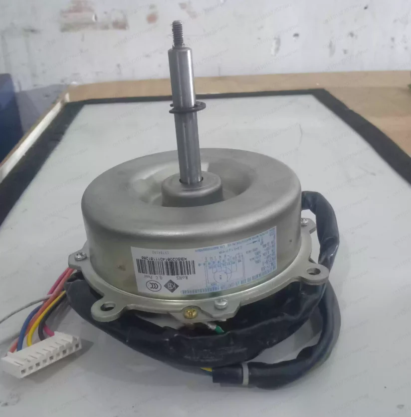

Central air conditioning indoor unit fan motor, model YDK35 - 8B, 90% new