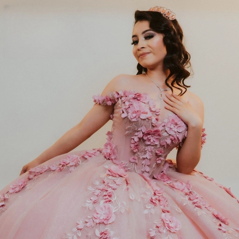 Różowe błyszczące sukienki Quinceanera Suknia balowa z odkrytymi ramionami Sweet 16 Sukienka z aplikacją Kwiat Tull Urodziny Party Vestidos 15 De Anos
