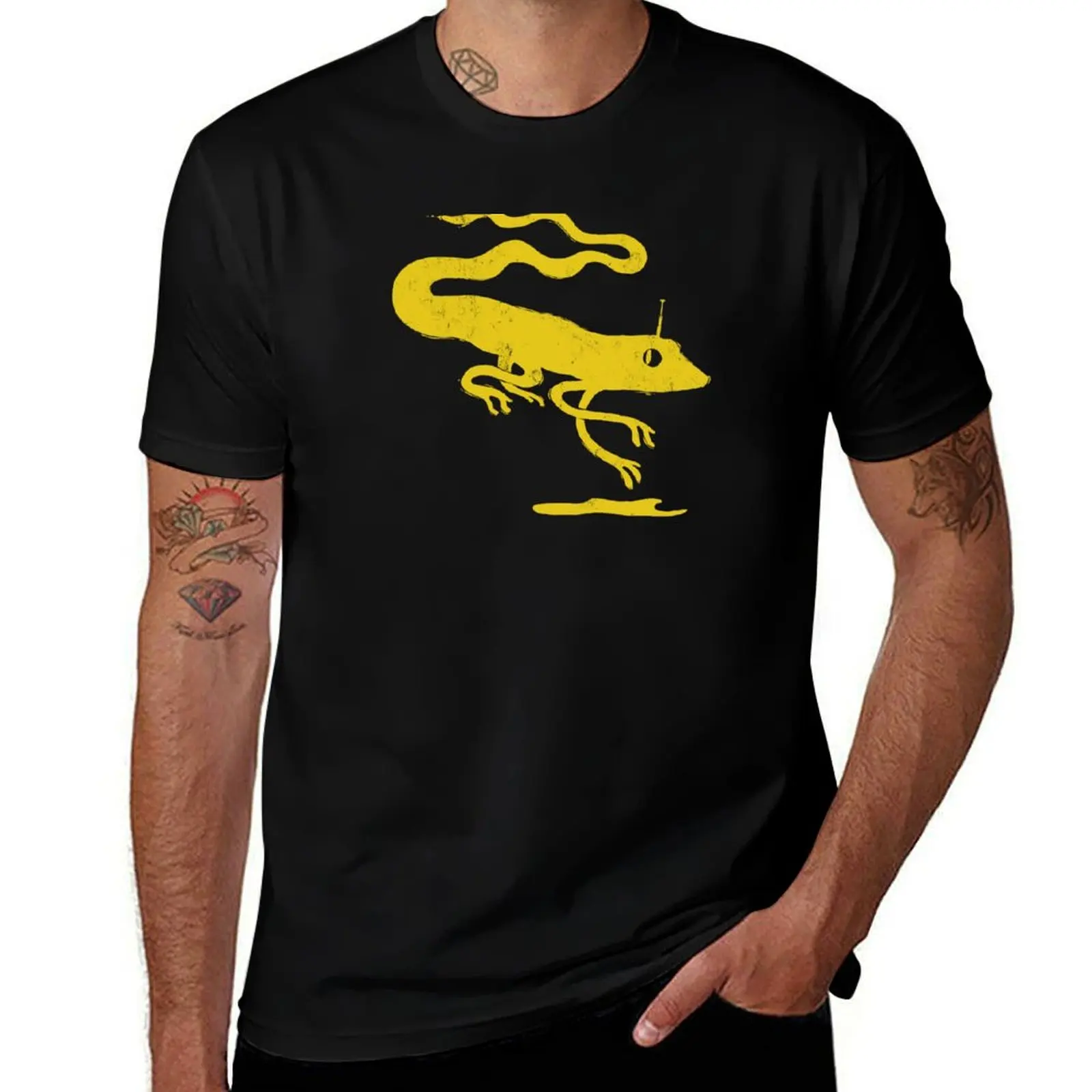 Floating Lizard [Shirts & Hoodies] (yellow) T-Shirt Basic Simple Casual Short Sleeve Tee