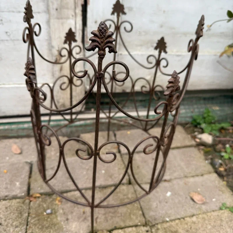 Rustic Garden Fence Make Old Iron Plant Support System for Climbing Vines Flower Bed Decor Border Ground Inserted Garden Trellis