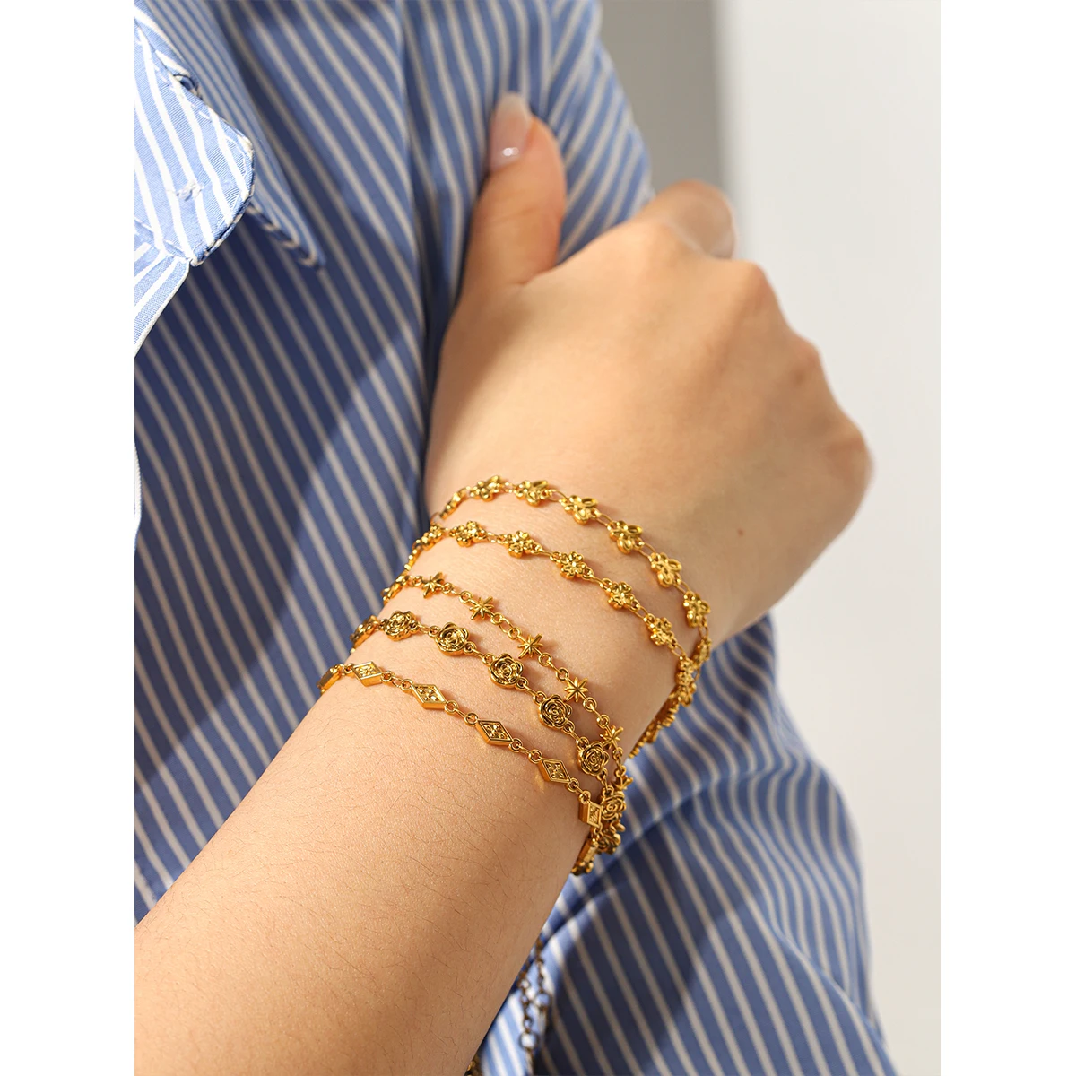 

Butterfly Flower Charm Bracelet For Women's 18K Gold Plated Stainless Steel Handmade Chain Minimalist Classic Jewelry Gift