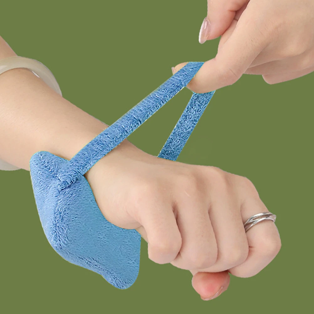 

4Pcs Mouse Wrist Rest Pad Soft Flannel Silk Cotton Support Pillow for Long Hours Gaming Office Work Ergonomic Design